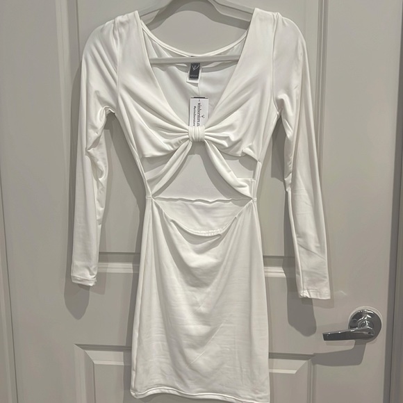 COPY - White Windsor Dress Long Sleeve Short Dress - Picture 1 of 3